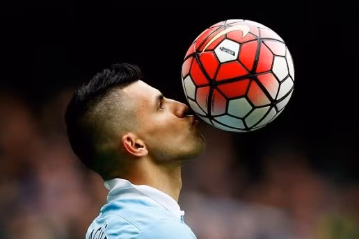  Tương lai nhiều đồn đoán của Sergio Aguero đã được đích thân chủ tịch Manchester City, Khaldoon Al Mubarak khẳng định