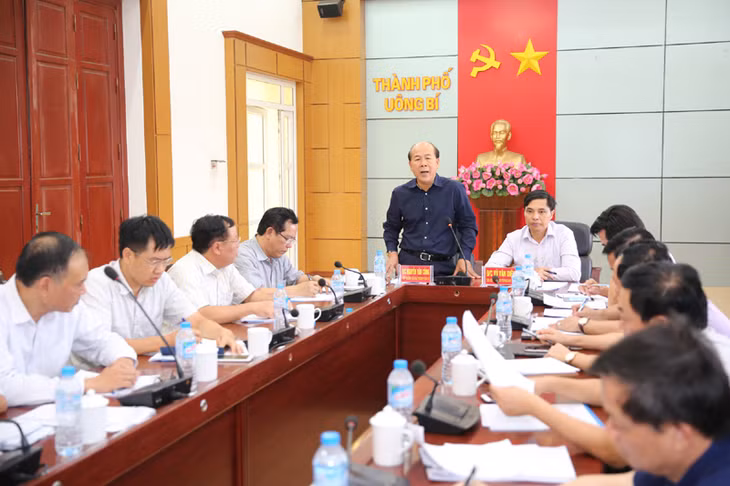 Đồng chí Nguyễn Văn Công, Thứ trưởng Bộ GT-VT kết luận buổi làm việc.