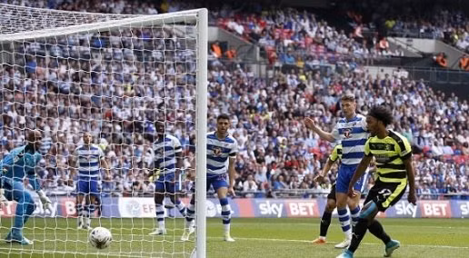  Izzy Brown bỏ lỡ cơ hội đáng tiếc.