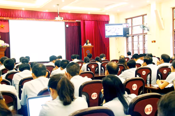 Hội nghị phổ biến, tuyên truyền công tác triển khai cải thiện môi trường đầu tư kinh doanh, nâng cao năng lực cạnh tranh do Cục Hải quan tỉnh tổ chức.