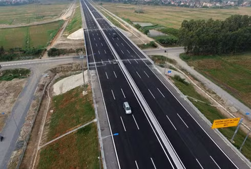 Tuyến đường cao tốc Hà Nội - Hải Phòng. (Ảnh: X.Hoa).