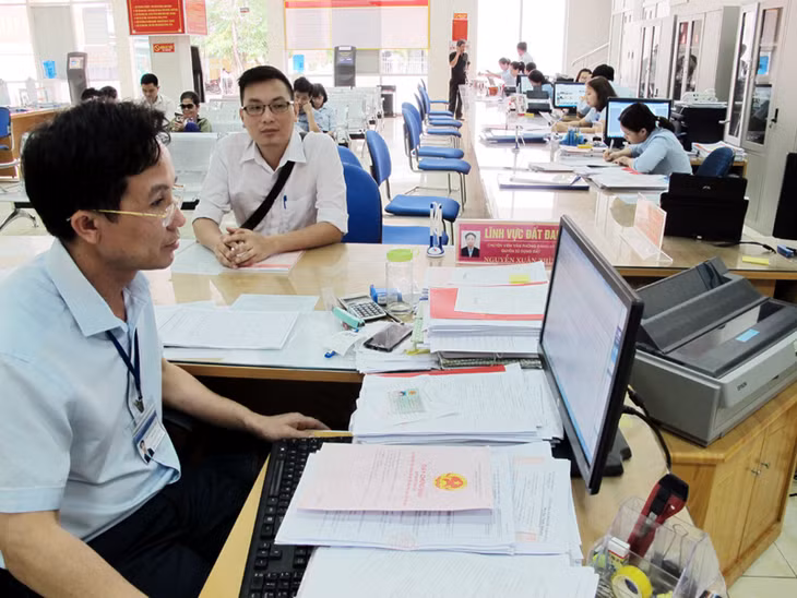Giải quyết thủ tục về đất đai tại Trung tâm Hành chính công TX Đông Triều.