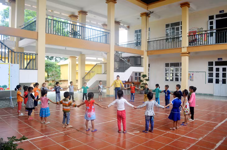 Giờ chơi của học sinh Trường Mầm non Quảng An (huyện Đầm Hà).