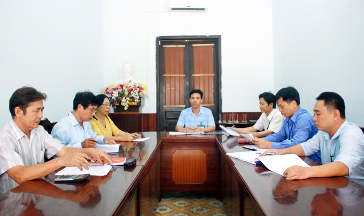 Ban Thường vụ Đảng uỷ phường Hưng Đạo, TX Đông Triều tổ chức kiểm tra việc thực hiện Nghị quyết của Ban Chấp hành Đảng bộ phường về tái cơ cấu sản xuất ngành nông nghiệp giai đoạn 2016-2020 đối với Chi bộ Hợp tác xã Hưng Đạo.