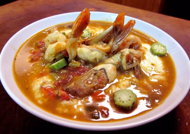 Tôm, cua là những thực phẩm nên ăn thường xuyên vì chúng chứa nhiều kẽm. Ảnh: Food.