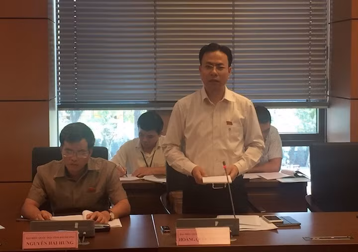 Đại biểu Hoàng Quốc Thưởng (Hải Dương) ý kiến tại tổ, chiều 26-5.