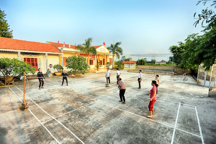 Các hạ tầng thiết chế văn hóa được đầu tư đã giúp người dân Suối Găng có nơi sinh hoạt vui chơi giải trí hàng ngày.