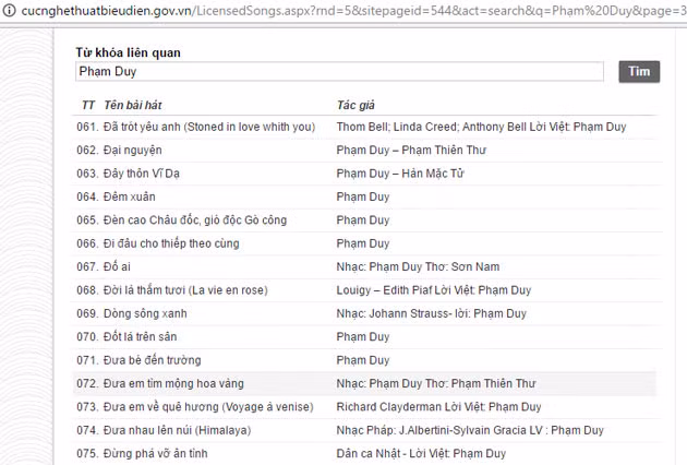 "Đưa em tìm mộng hoa vàng".