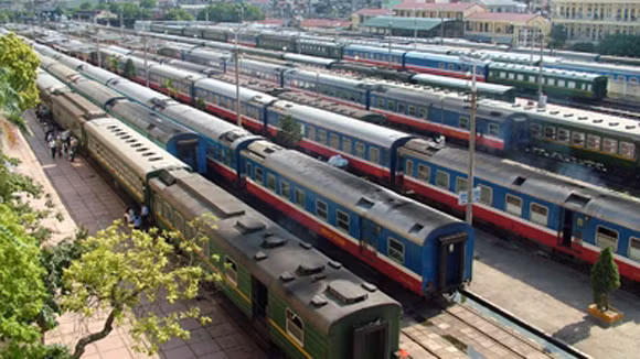 Cần có chính sách phát triển ngành đường sắt để GTVT đường sắt đóng vai trò chủ đạo trong hệ thống GTVT cả nước, để đưa đường sắt sớm thoát khỏi tình trạng rất lạc hậu, yếu kém 