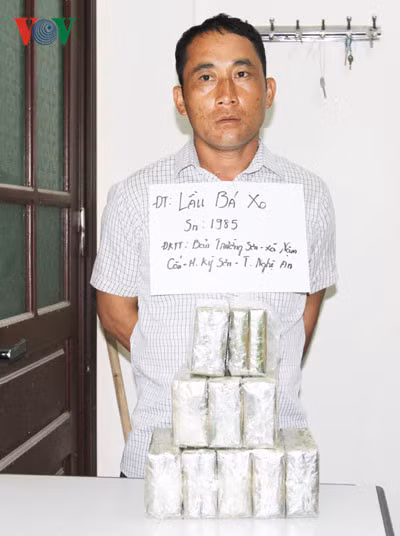 Lầu Bá Xo và tang vật