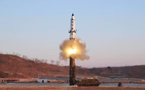 Tên lửa đạn đạo Triều Tiên. Ảnh: Telegraph.