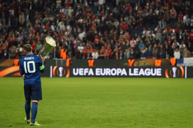  Rooney nhận được 'hàng tá' đề nghị