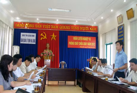 Đoàn Giám sát làm việc với Ban Quản lý Vịnh HL.