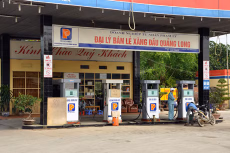 Cửa hàng bán lẻ xăng dầu Quảng Long (Hải Hà) ngừng bán xăng từ ngày 21-9 để rửa bể chứa.