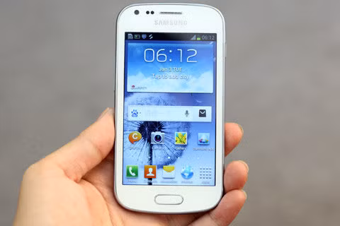 Samsung galaxy S Duos có giao diện giống như SIII. Ảnh: Huy Đức