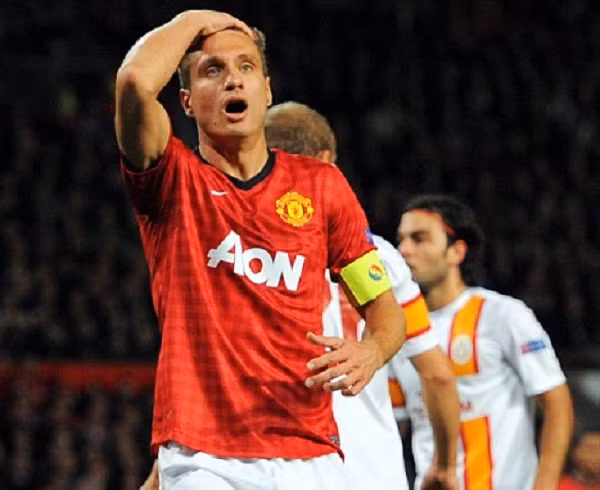 Vidic phải nghỉ 8 tháng, Valencia chưa rõ tình trạng nặng nhẹ của chấn thương - Ảnh: Getty