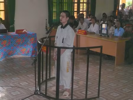 Nguyễn Công Đức trước vành móng ngựa