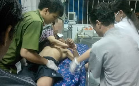 Đối tượng đang được cấp cứu tại Bệnh viện ĐK Hà Tĩnh.