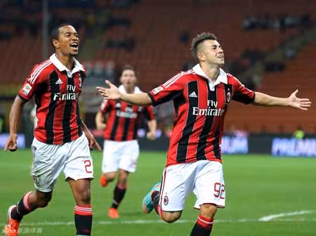 El Shaarawy là chủ nhân của hai bàn thắng của Rossoneri trong trận đấu này