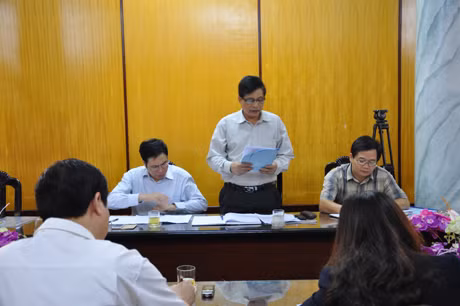 Lãnh đạo TP Cẩm Phả báo cáo tiến độ triển khai xây dựng CQĐT và Trung tâm DVHCC trên địa bàn