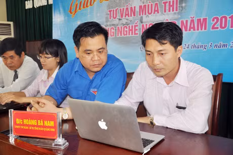 Giao lưu trực tuyến "Tư vấn mùa thi 2013" ảnh 5