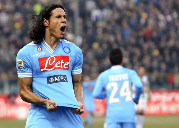 Napoli chiếm lợi thế trong cuộc đua tốp 3.
