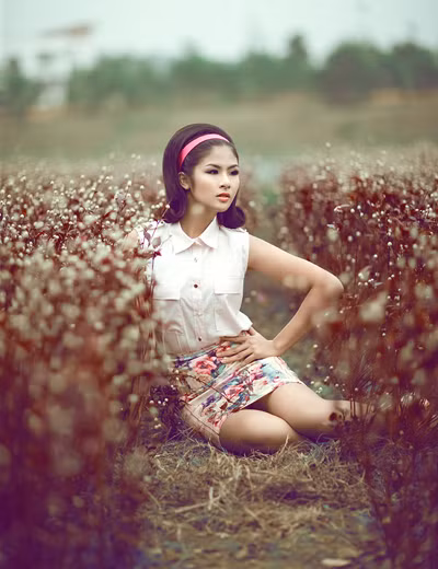 Tại Tuần lễ Thời trang Việt Nam xuân hè cuối năm ngoái, Hoa hậu đã giới thiệu những thiết kế này và nhanh chóng được công chúng đón nhận.