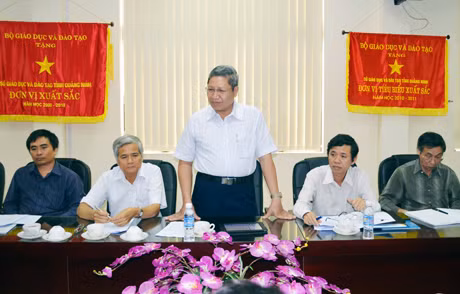Tiến sỹ Vũ Văn Xứng, Hiệu trưởng nhà trường phát biểu tại buổi làm việc