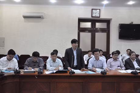 Các đại biểu tham gia ý kiến với lãnh đạo huyện Tiên Yên tại buổi làm việc 
