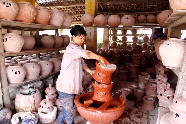 Tráng men cổ vẫn thịnh hành. Tráng men cổ vẫn thịnh hành.