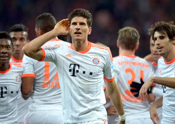 Mario Gomez đang lắng nghe tiếng gọi từ... một đội bóng khác?