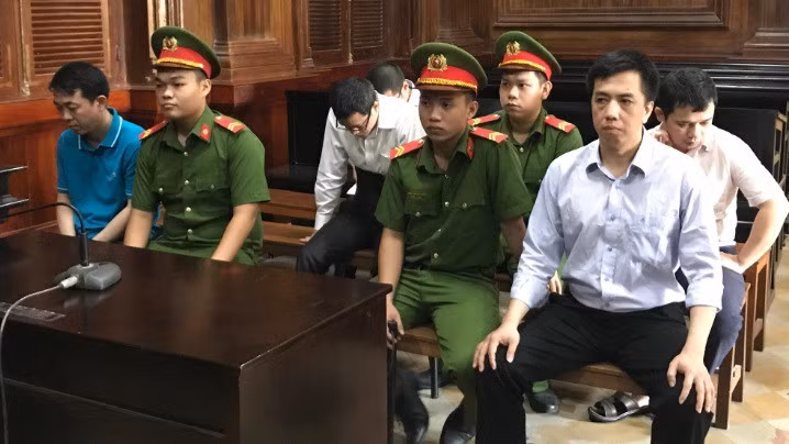Các bị cáo tại tòa.