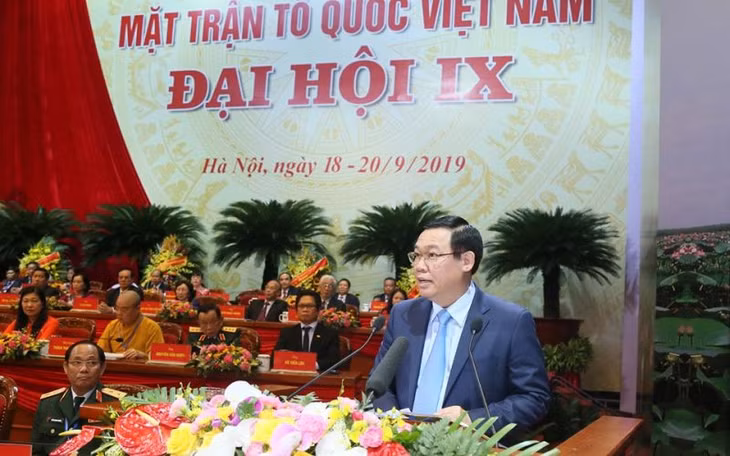 Phó Thủ tướng Chính phủ Vương Đình Huệ phát biểu tại phiên bế mạc