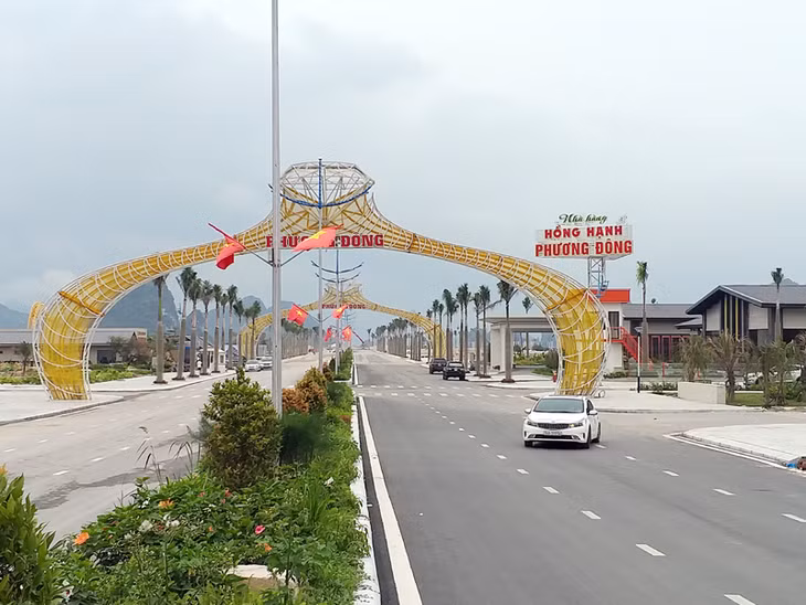 Khu đô thị Phương Đông(Vân Đồn) được tiến hành đền bù, giải phóng mặt bằng đúng tiến độ tạo điều kiện cho nhà đầu tư nhanh chóng hoàn thiện kết cấu hạ tầng đồng bộ