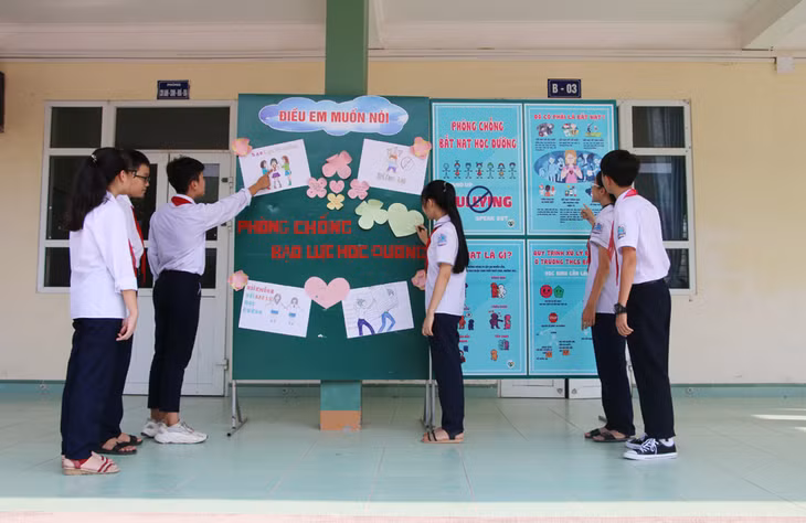 Học sinh trường THCS Bãi Cháy