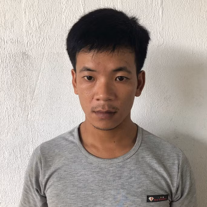  Đối tượng Long tại cơ quan cảnh sát điều tra