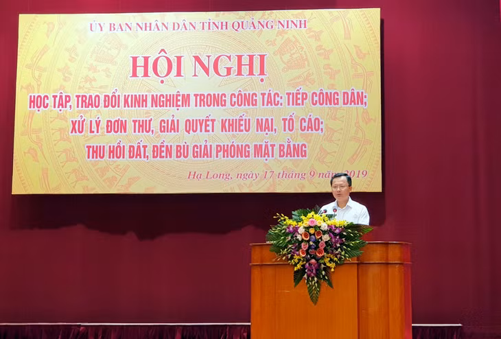 Phó Chủ tịch UBND tỉnh Cao Tường Huy phát biểu khai mạc hội nghị.