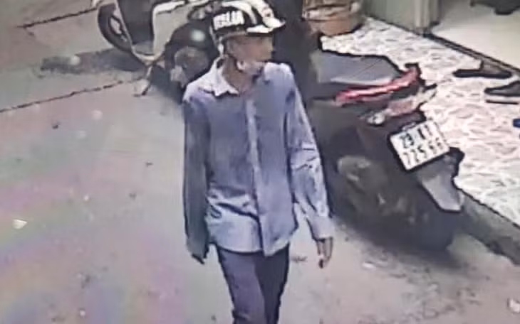  Đối tượng Đặng Nghĩa Hưng bị camera ghi lại