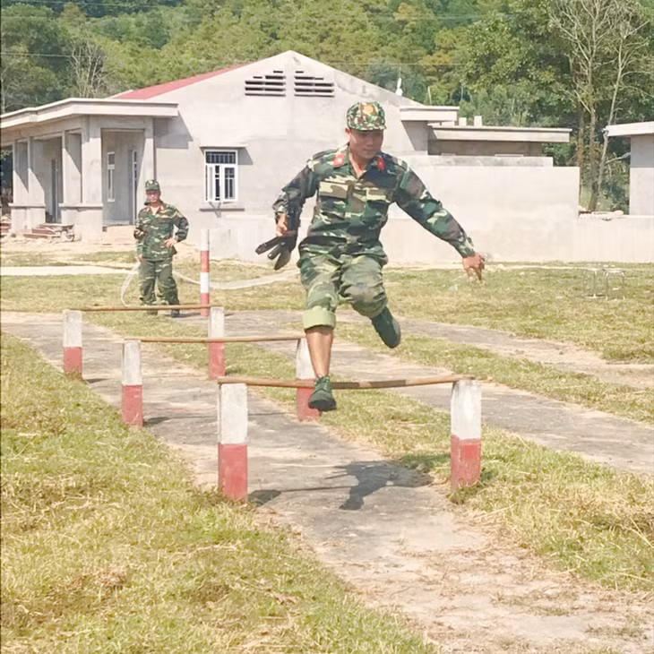 Học viên Trường Quân sự tỉnh diễn tập.