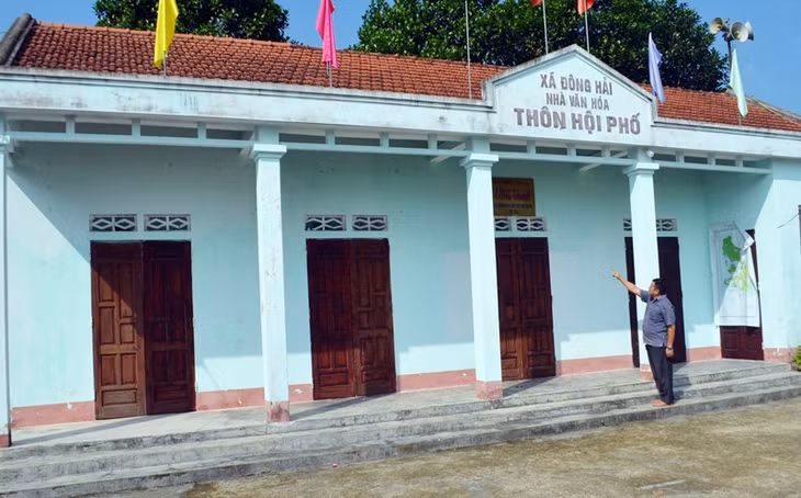 Nhà văn hóa thôn Hội Phố là một trong 3 nhà văn hóa được Hội CCB tỉnh huy động kinh phí nâng cấp sửa chữa tạo bản lề giúp Đông Hải về đích NTM.
