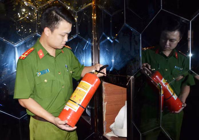 Công tác kiểm tra an toàn PCCC và thiết bị chữa cháy tại các cơ sở trọng điểm trên địa bàn cũng được lực lượng chữa cháy thực hiện quyết liệt.