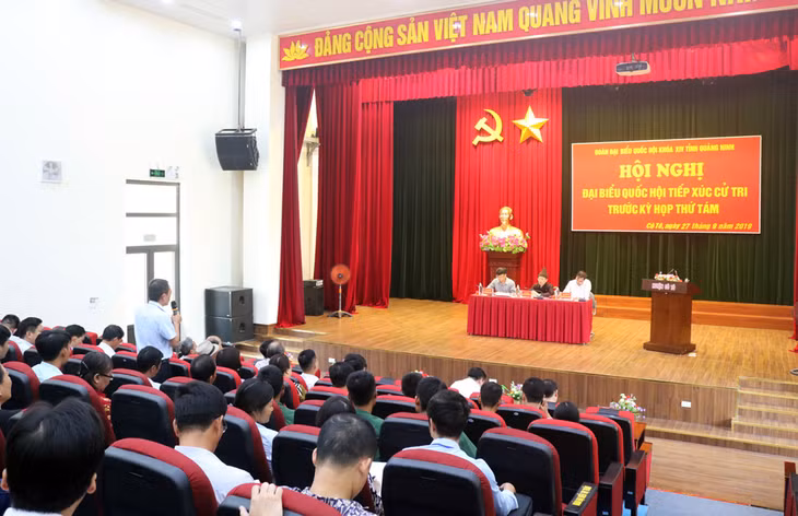 Thượng tọa Thích Thanh Quyết, ĐBQH tỉnh Quảng Ninh khóa XIV tiếp xúc cử tri huyện Cô Tô.
