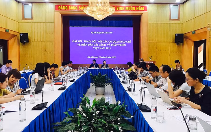 Buổi gặp mặt báo chí ngày 13-9