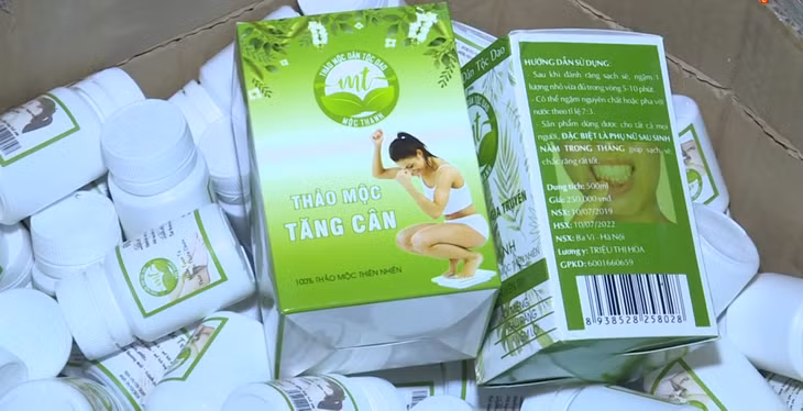Các sản phẩm không rõ nguồn gốc, tác dụng do Bàn Văn Trường tự mua nguyên liệu qua mạng và sản xuất.