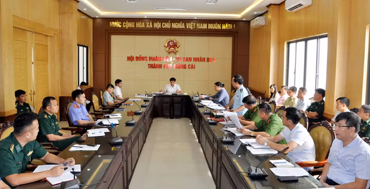 Quang cảnh cuộc họp.
