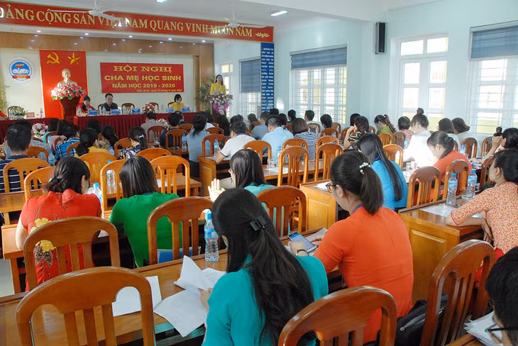 Hội nghị cha mẹ học sinh năm học 2019-2020 tại Trường THCS Chu Văn An, TP Cẩm Phả.