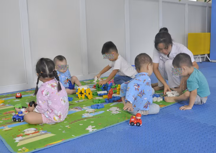 Hỗ trợ hoà nhập cho trẻ chậm phát triển tại Đơn nguyên tâm bệnh- phục hồi chức năng, Bệnh viện Sản nhi tỉnh.