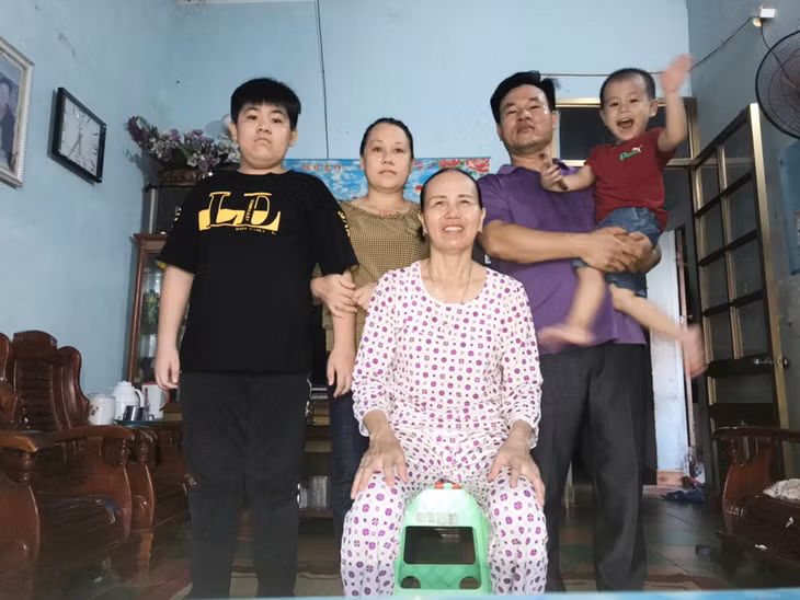 Gia đình hạnh phúc 
