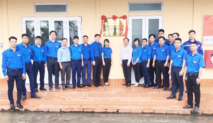 Lễ gắn biển công trình thanh niên Đoàn than 