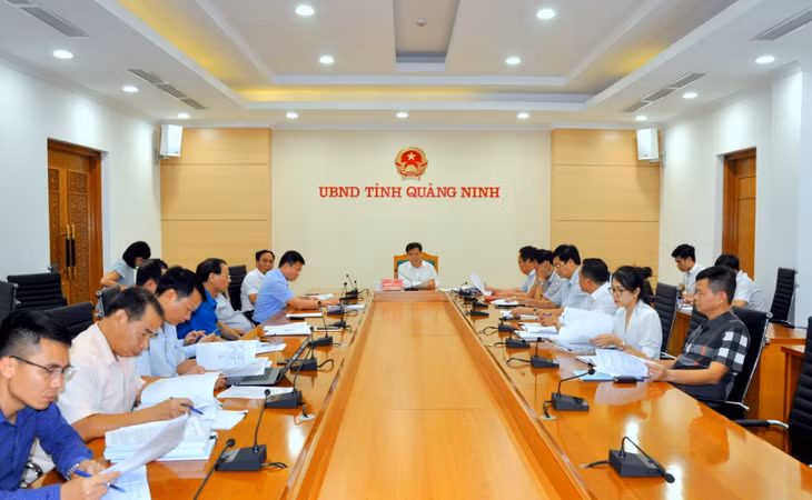 Quang cảnh cuộc họp.